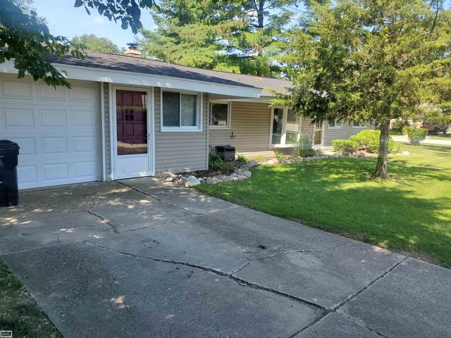 32315 beaconsfield street Road, Roseville, MI 48066