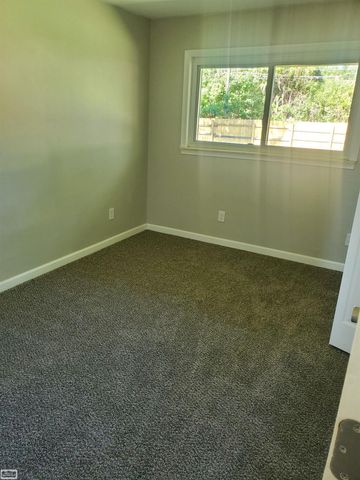 32315 beaconsfield street Road, Roseville, MI 48066