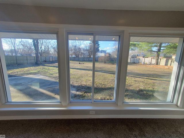 32315 beaconsfield street Road, Roseville, MI 48066