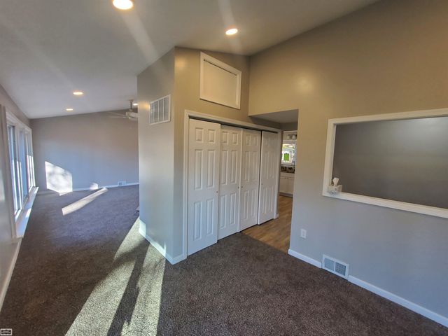 32315 beaconsfield street Road, Roseville, MI 48066