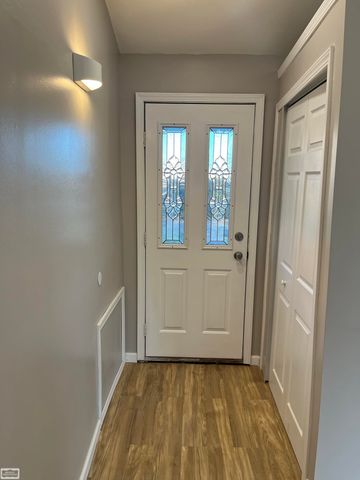 32315 beaconsfield street Road, Roseville, MI 48066