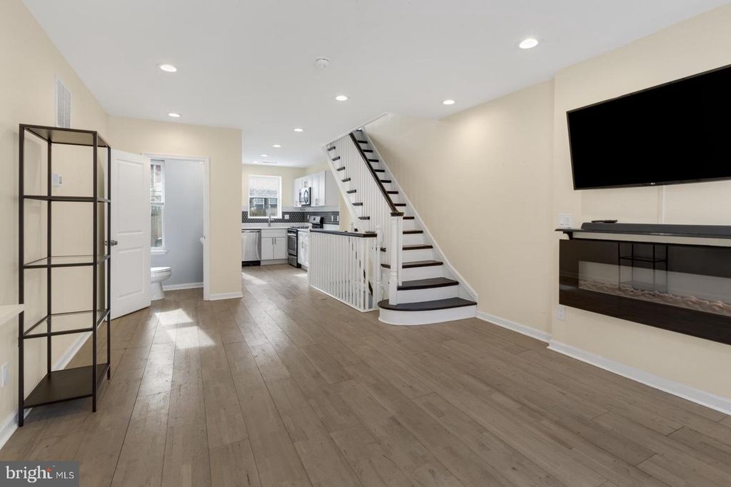 2124 SIGEL ST, Philadelphia, PA 19145