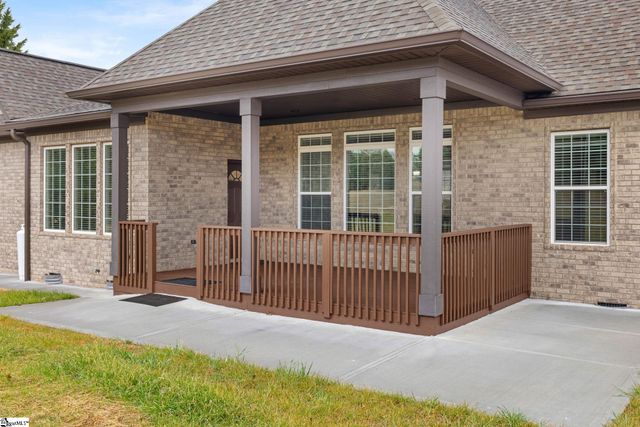 815 Shadow Creek Drive, Inman, SC 29349