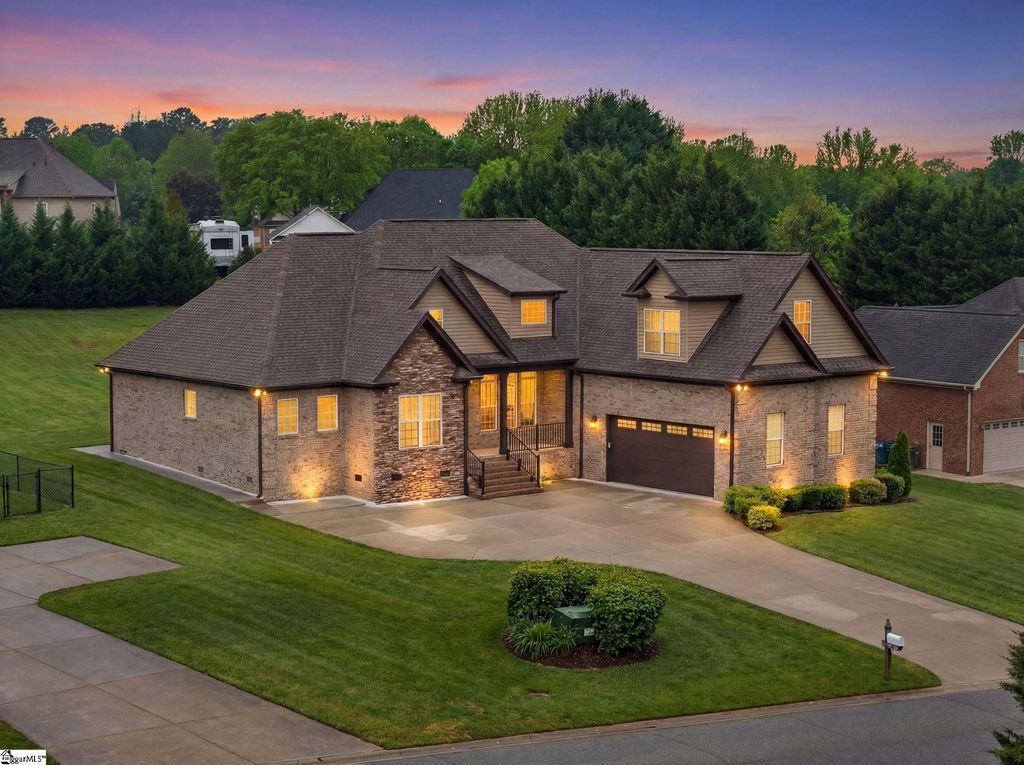 815 Shadow Creek Drive, Inman, SC 29349