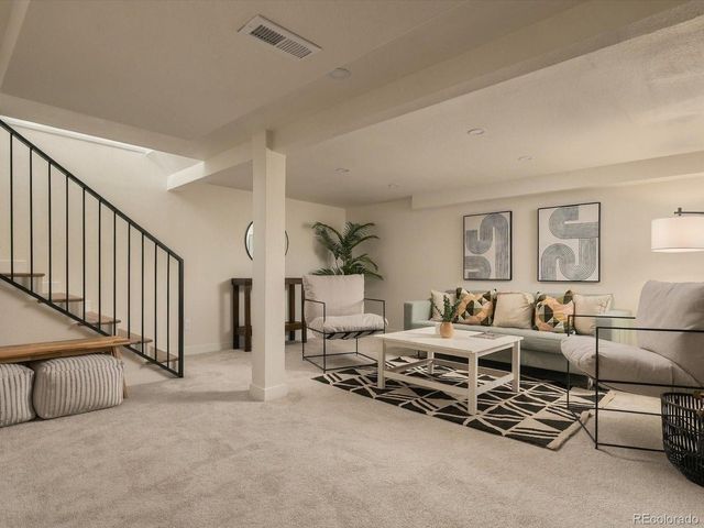 2941 Ivanhoe St, Denver, CO 80207