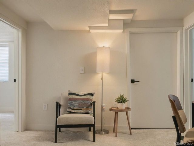 2941 Ivanhoe St, Denver, CO 80207