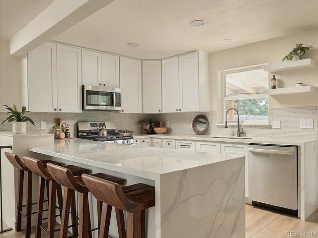2941 Ivanhoe St, Denver, CO 80207