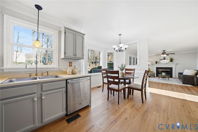 919 Walton Creek Dr, Chesterfield, VA 23114