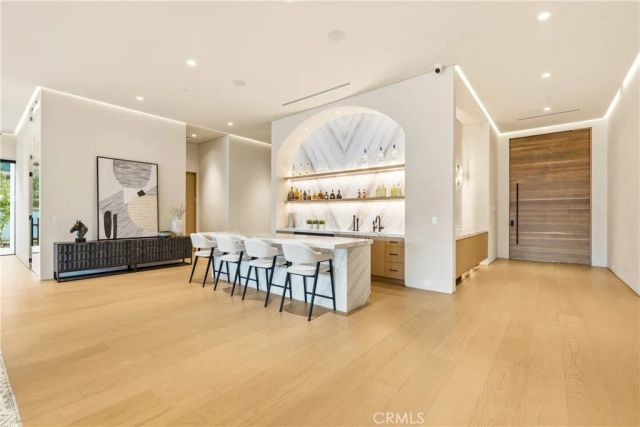 22924 Erwin Street, Woodland Hills, CA 91367