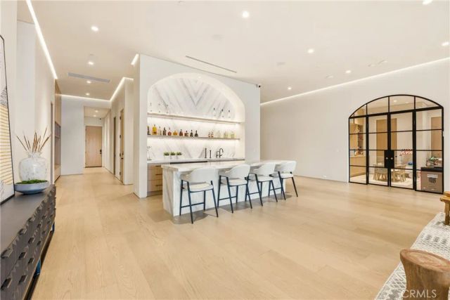 22924 Erwin Street, Woodland Hills, CA 91367