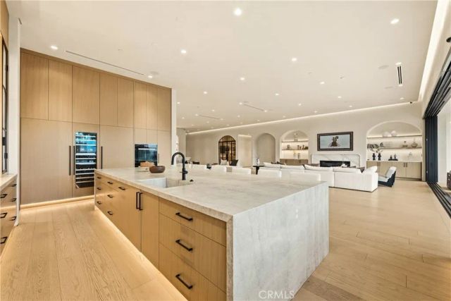 22924 Erwin Street, Woodland Hills, CA 91367