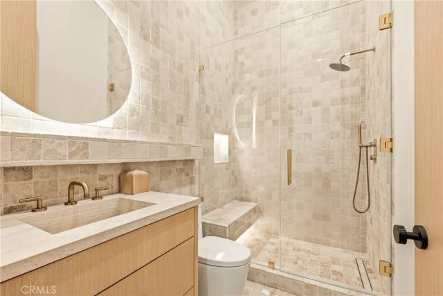 22924 Erwin Street, Woodland Hills, CA 91367