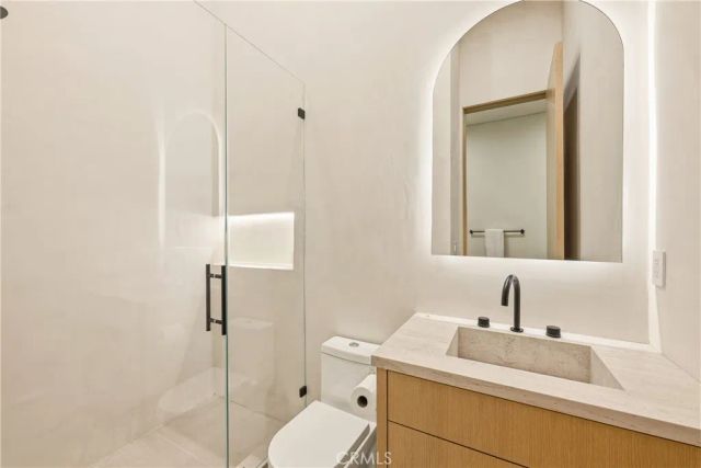 22924 Erwin Street, Woodland Hills, CA 91367