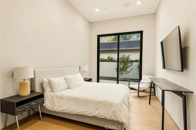 22924 Erwin Street, Woodland Hills, CA 91367