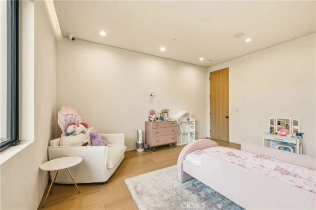 22924 Erwin Street, Woodland Hills, CA 91367