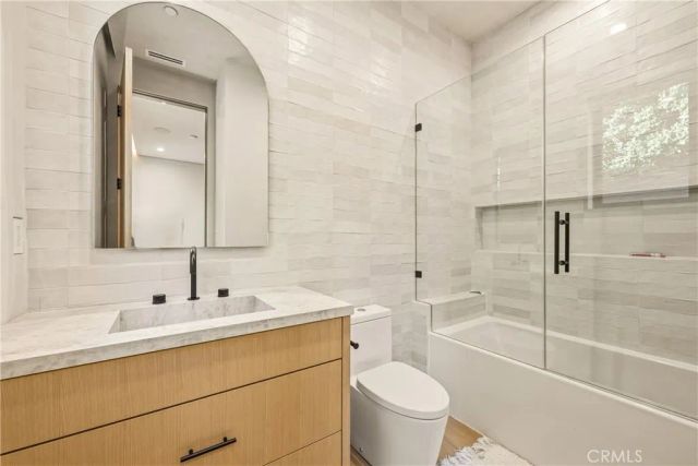 22924 Erwin Street, Woodland Hills, CA 91367