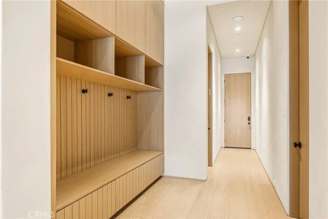 22924 Erwin Street, Woodland Hills, CA 91367