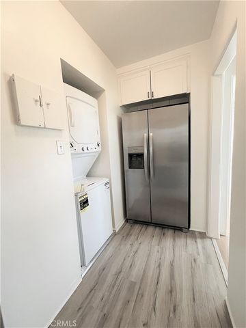 1616 Redcliff, Los Angeles, CA 90026