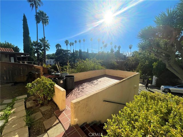 1616 Redcliff, Los Angeles, CA 90026