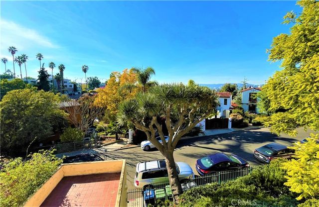 1616 Redcliff, Los Angeles, CA 90026