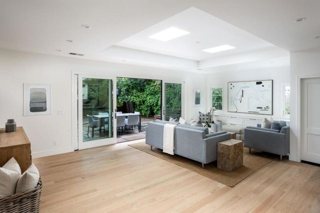 526 Pinecrest Drive, Los Altos, CA 94024