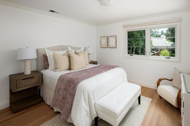 526 Pinecrest Drive, Los Altos, CA 94024