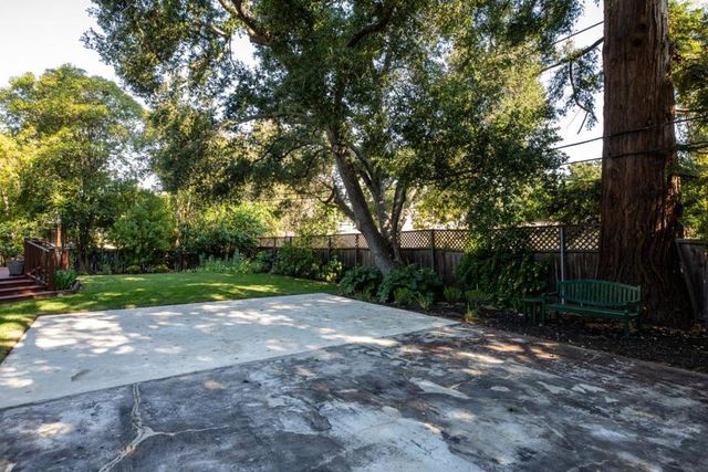 526 Pinecrest Drive, Los Altos, CA 94024