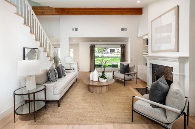 526 Pinecrest Drive, Los Altos, CA 94024