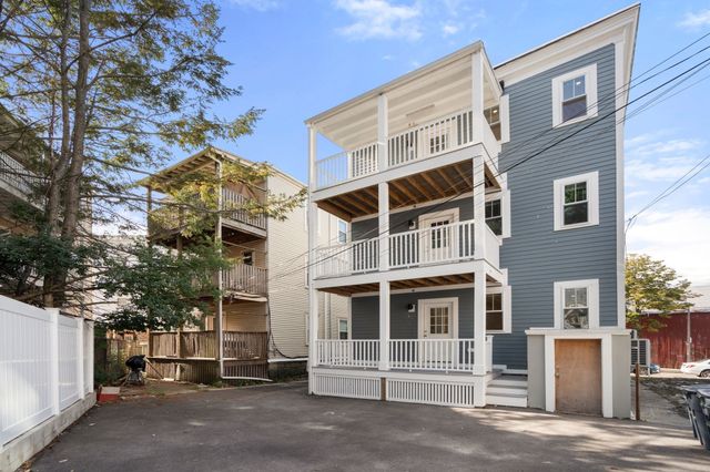 8 Brookside Ave 2, Boston, MA 02130
