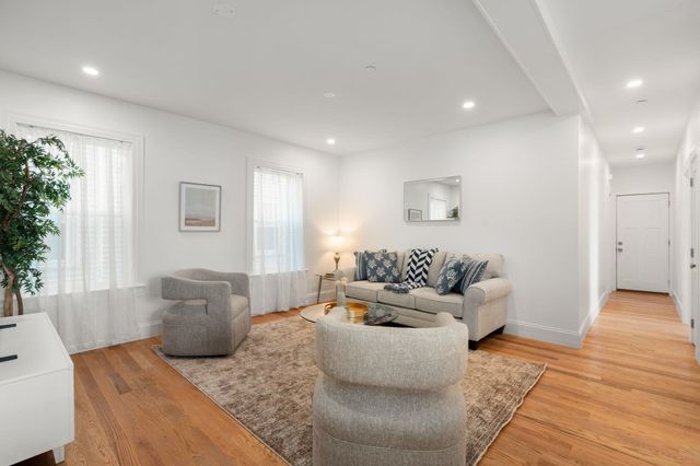 8 Brookside Ave 2, Boston, MA 02130