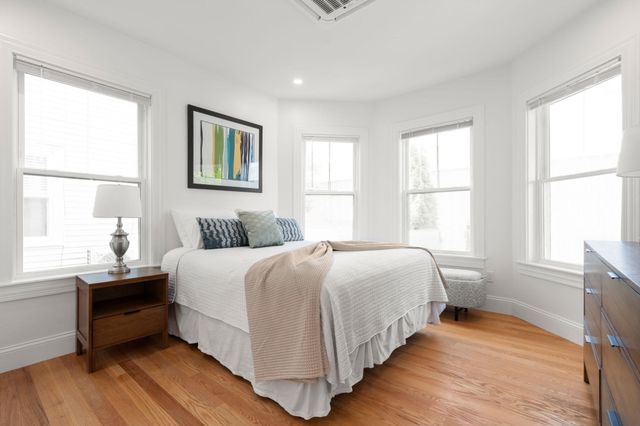 8 Brookside Ave 2, Boston, MA 02130