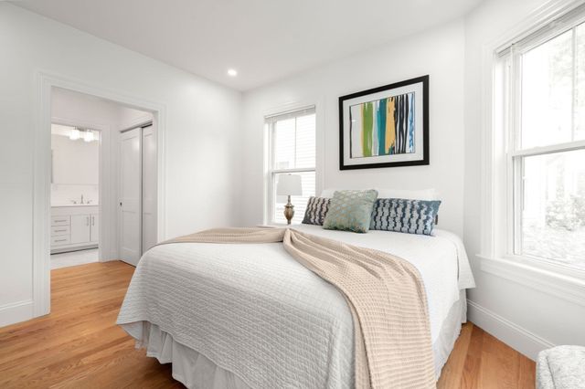 8 Brookside Ave 2, Boston, MA 02130
