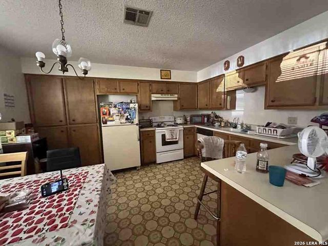 1525 Eichen, New Braunfels, TX 78130