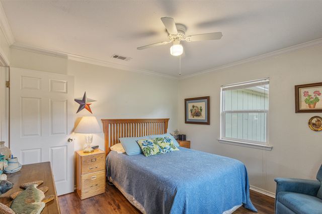 713 Midway Road, Tool, TX 75143
