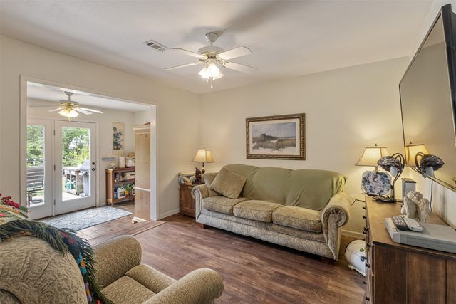 713 Midway Road, Tool, TX 75143