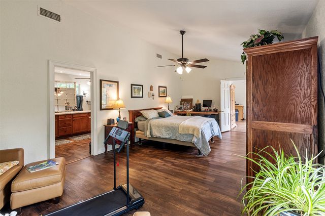 713 Midway Road, Tool, TX 75143