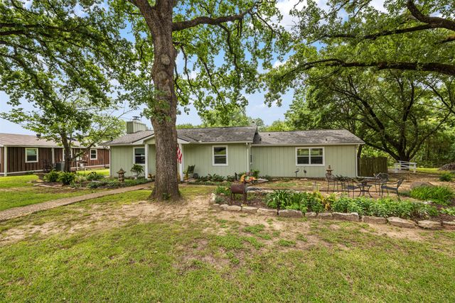 713 Midway Road, Tool, TX 75143
