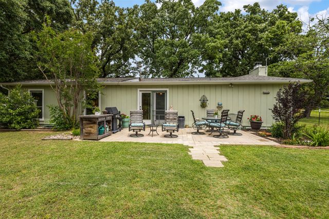 713 Midway Road, Tool, TX 75143
