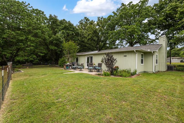 713 Midway Road, Tool, TX 75143