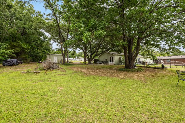 713 Midway Road, Tool, TX 75143
