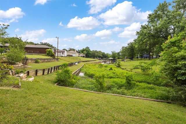 713 Midway Road, Tool, TX 75143