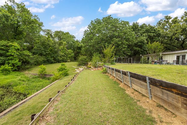 713 Midway Road, Tool, TX 75143