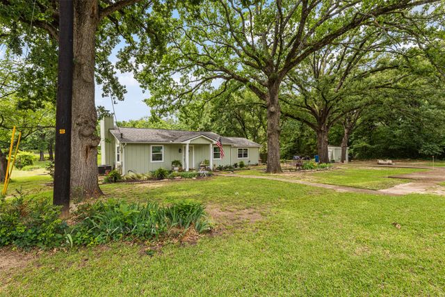 713 Midway Road, Tool, TX 75143