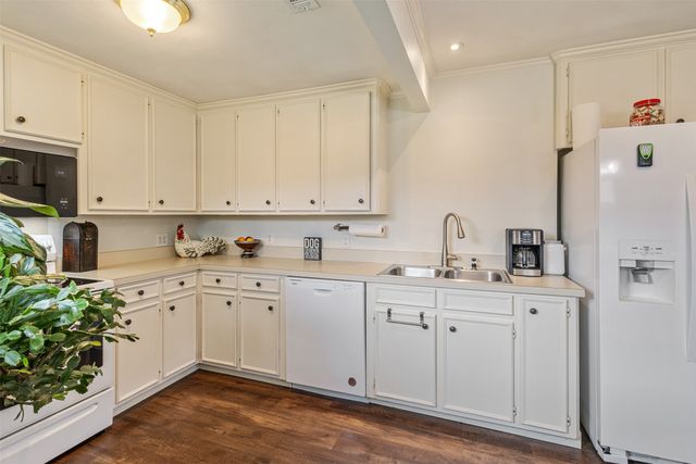 713 Midway Road, Tool, TX 75143