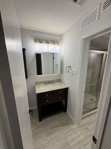 505 Westcott Street 102, Houston, TX 77007
