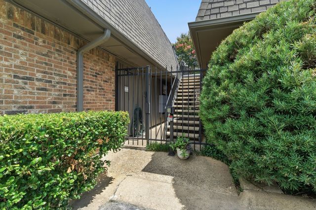 4112 Bowser Avenue 205, Dallas, TX 75219