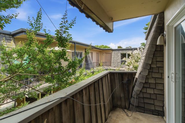 4112 Bowser Avenue 205, Dallas, TX 75219