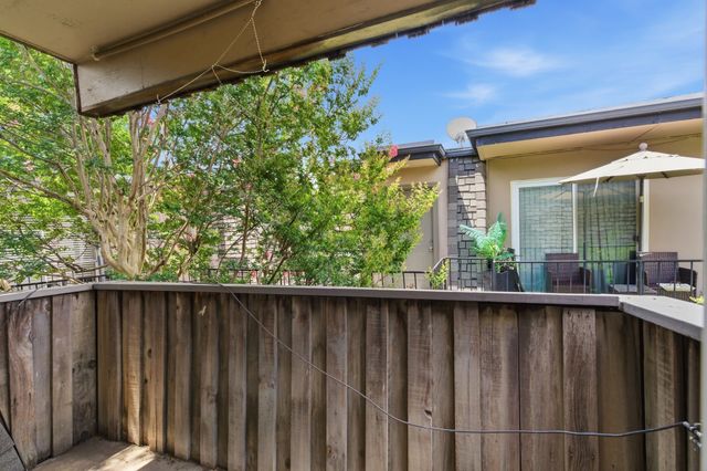 4112 Bowser Avenue 205, Dallas, TX 75219