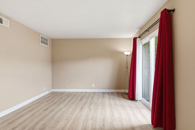 4112 Bowser Avenue 205, Dallas, TX 75219
