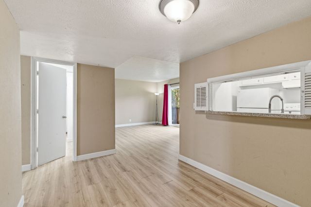 4112 Bowser Avenue 205, Dallas, TX 75219